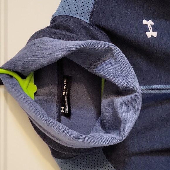 Under armour long sleeve - Picture 4 of 4